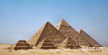 Cheops 피라미드에 관한 흥미로운 사실 ​​(15 장)