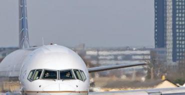 Boeing 757 항공기: 기내 배치, 최고의 좌석 선택 및 여객기 자체에 대한 정보
