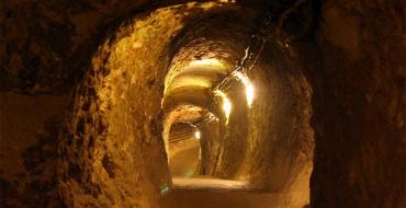 지하의 비밀: 고대 지하 도시 데린쿠유