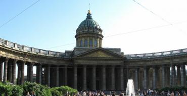 The architecture of the Kazan Cathedral in the northern capital Kazan Cathedral architecture
