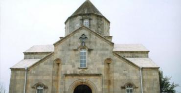 Dagestan Nyugdi의 아르메니아 사원 : 최초의 기독교인 Nyugdi Armenian 교회의 기억